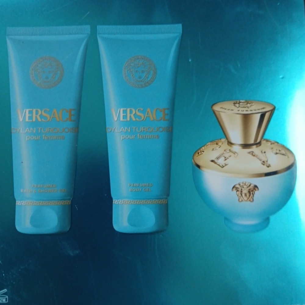 NWOB Versace Dylan Turquoise 3.4oz/100ml& 100ml Body Gel + Bath/shower Gel 100ml
